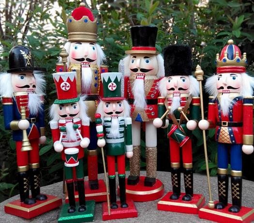 6ft wooden nutcracker